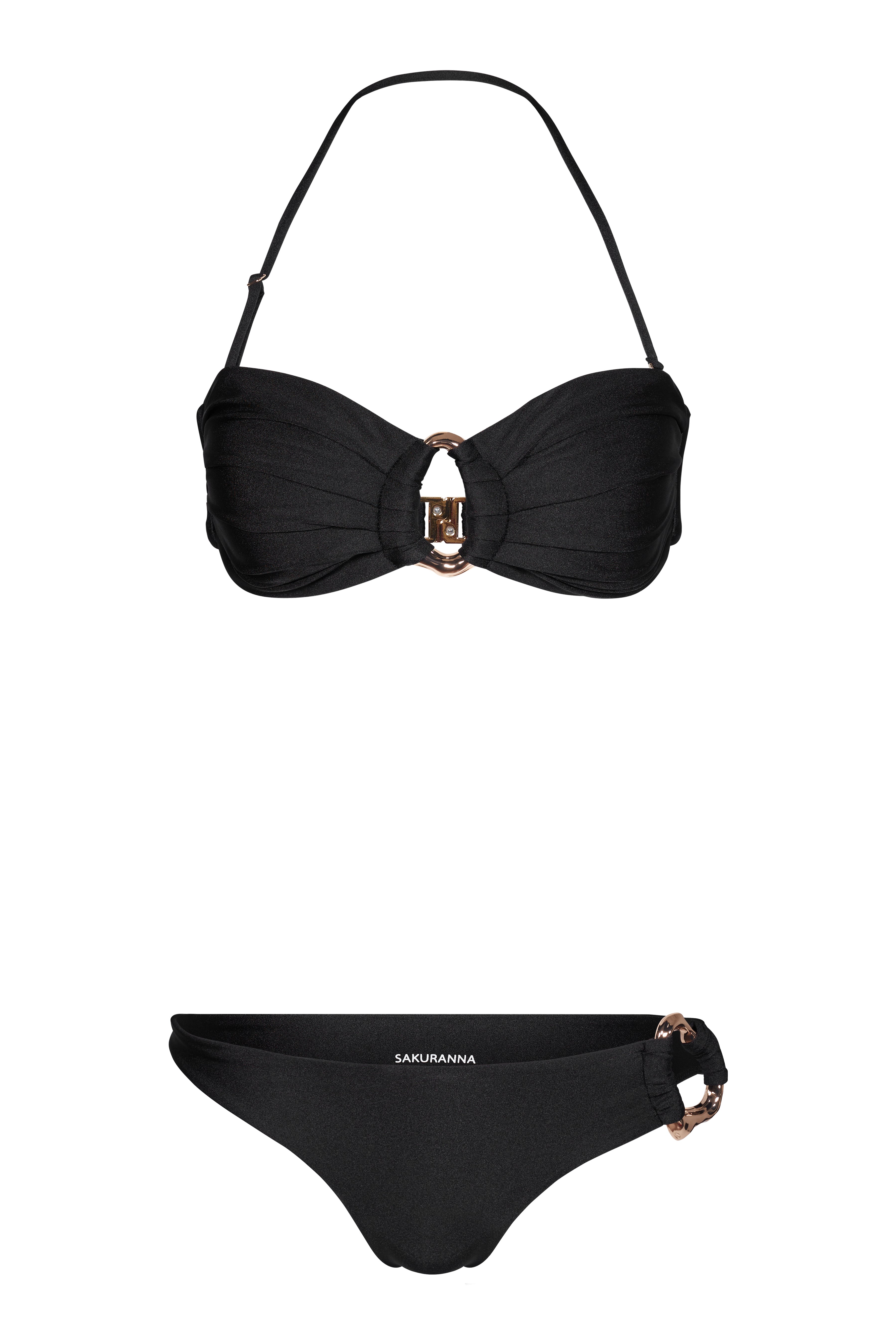 Alysha Bottom in Noir