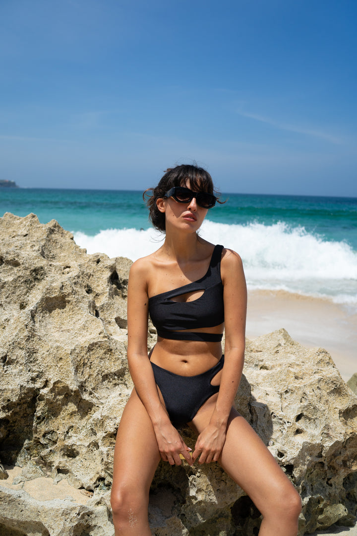 Kelsey Top in Noir